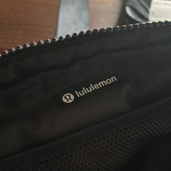 lululemon athletica Black Belt Bag - Picture 4 of 8